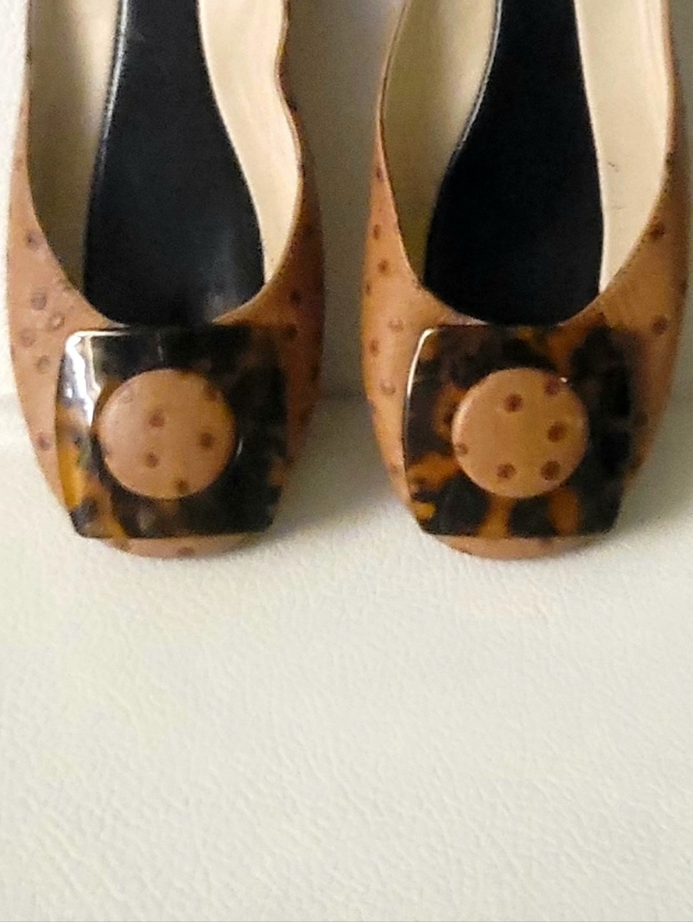 Kate Spade Fawn Leather Ostrich Flats with Tortoise Shell Buckle Sz 6